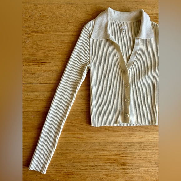 Aerie | Button Down Collar Ribbed Crop Sweater - Picture 4 of 10